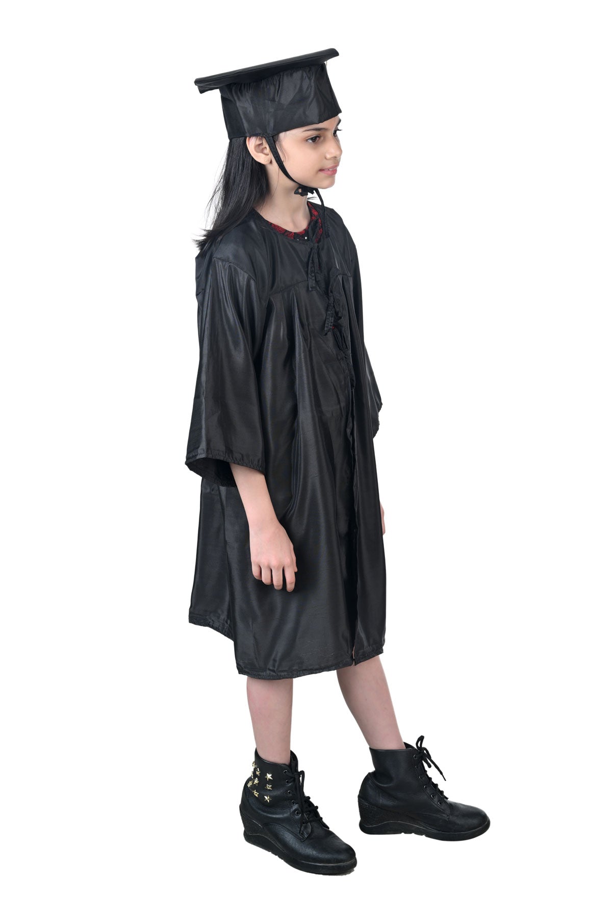 What to Wear Under a Graduation Gown and Cap